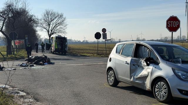 Zusammenstoß: Motorradfahrer schwer verletzt - Hubschrauber im Einsatz