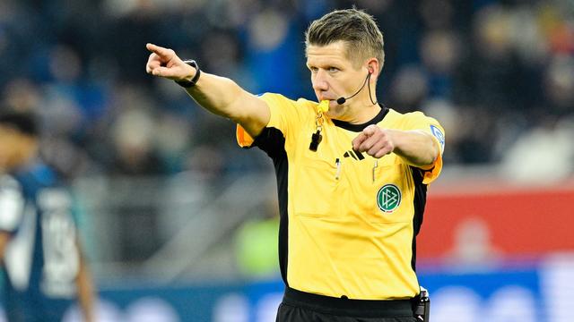 Bundesliga: Referee Ittrich räumt nach VAR-Diskussion Fehler ein