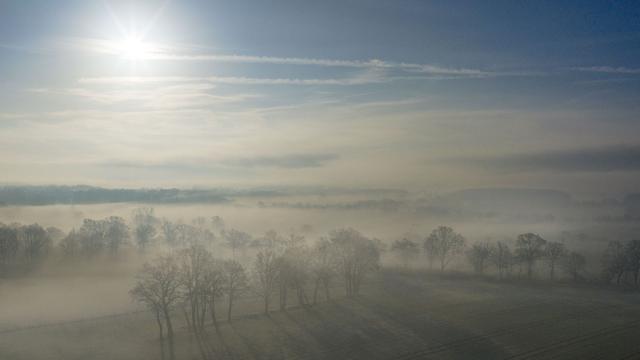 Wetter in NRW: Regen und Wind zum Auftakt des Straßenkarnevals