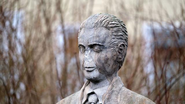 Vandalismus: Erneut Nasen von Statuen abgeschlagen