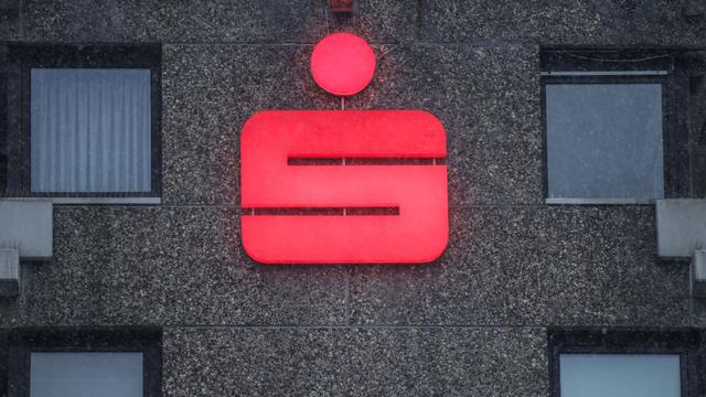 Millionen-Coup: Sparkasse nach Tresor-Einbruch wieder im Regelbetrieb
