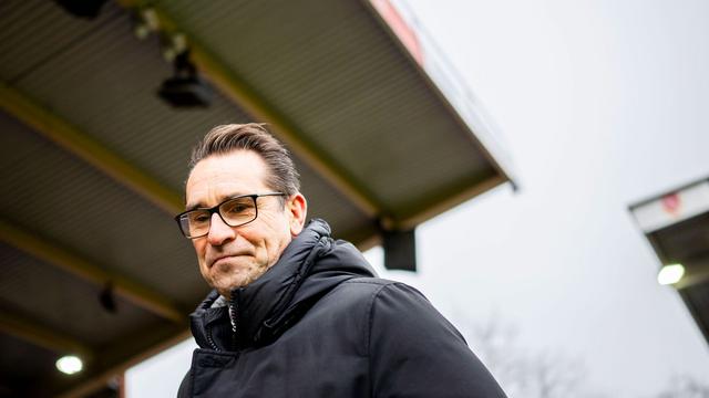 Fußball: Bericht: Duisburg-Manager Preetz bei Ski-Unfall verletzt