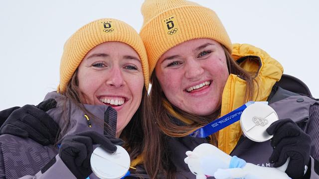 Olympische Winterspiele: Nächster Silber-Coup: Ski-Duo glänzt in Team-Kombination