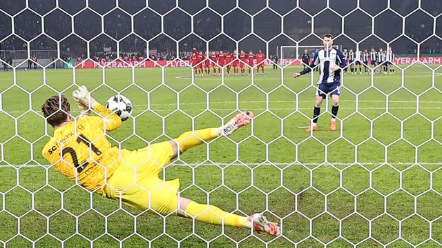 DFB-Pokal: Elfmeter-Krimi: Freiburg zerstört Herthas Finaltraum