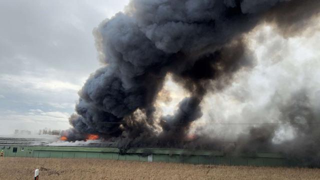 Oberpfalz: Hühnerstall in Flammen - rund halbe Million Euro Schaden