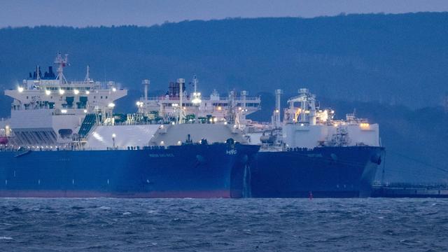 Schifffahrt: Fahrrinne zum LNG-Terminal frei - Tankertausch in Mukran