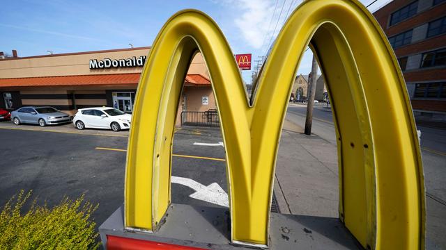 Fast-Food-Kette: McDonald's über Prognosen nach Fokus auf billigere Menüs