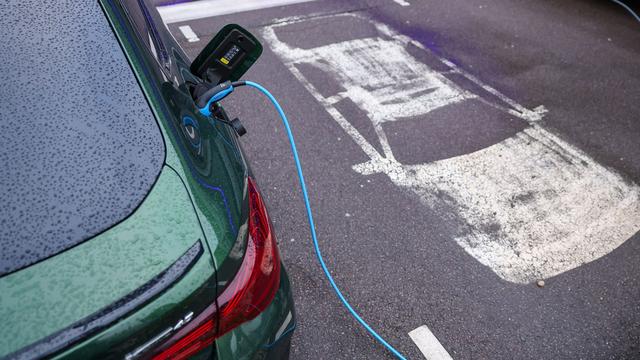 E-Mobilität: Umfrage: Jeder Dritte kennt neue E-Auto-Prämie gar nicht