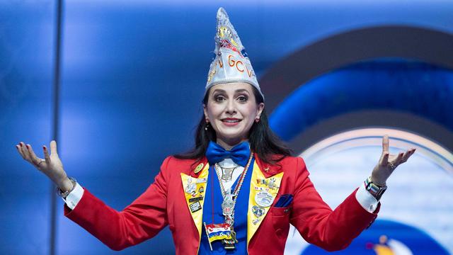 Fernsehsitzung: Weibliche Premiere bei 