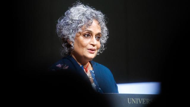 Bild: Nach Jury-Aussagen: Autorin Arundhati Roy sagt Teilnahme an Berlinale ab