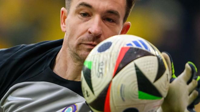 3. Fußball-Liga: Aues Torhüter Martin Männel verhinderte beim Spiel in Köln zunächst noch einen Rückstand. (Archivbild)