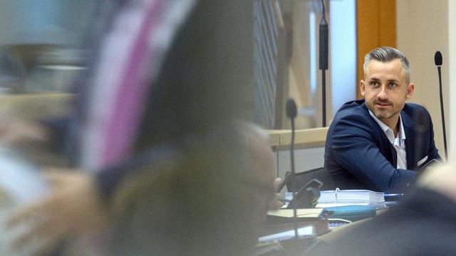 Über-Kreuz-Beschäftigungen: AfD streitet über Familienjobs – Rufe nach strengeren Regeln