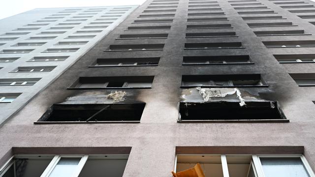 Brände: Nach Hochhausbrand in Berlin noch vier Wohnungen unbewohnbar