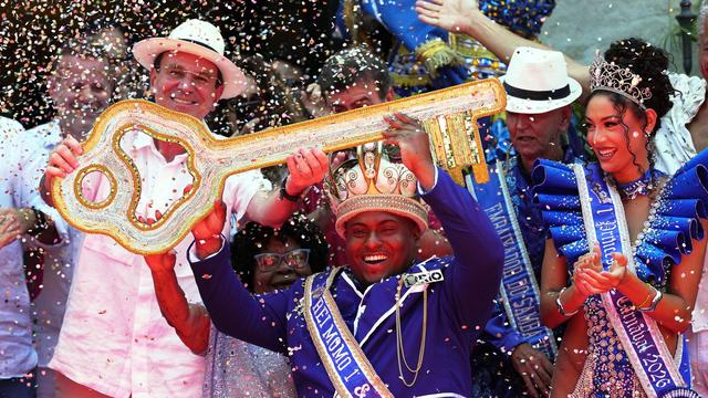 Karnevalsauftakt: Schlüsselübergabe an 