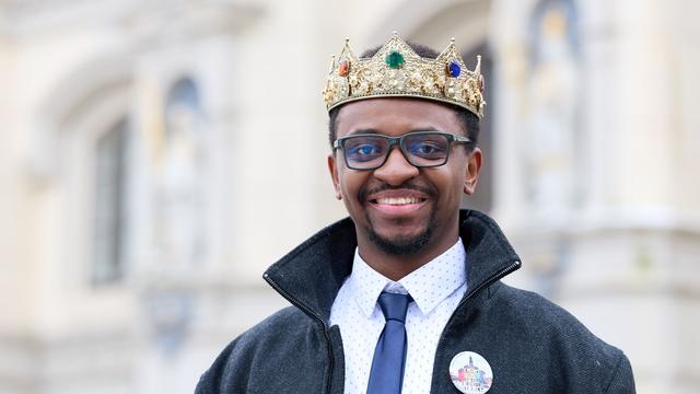 Modernes Brauchtum: 22. schwuler Lüneburger Heidekönig stammt aus Ruanda