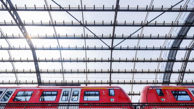 Bei Dormagen: Stellwerk nun besetzt: Zugverkehr normalisiert sich