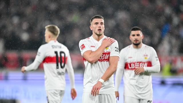 Fußball-Bundesliga: Dank Demirovic - VfB Stuttgart feiert knappen Heimsieg