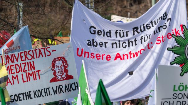 Tarifverhandlungen: Einigung: 5,8 Prozent mehr Geld für Beschäftigte der Länder