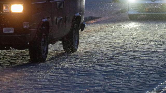 Glatte Straßen: Mehr als 100 Unfälle in der Nacht wegen Glätte