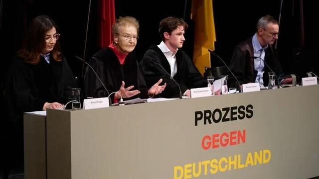 Hamburger Lessingtage: Fiktives AfD-Verbotsverfahren im Theater beginnt