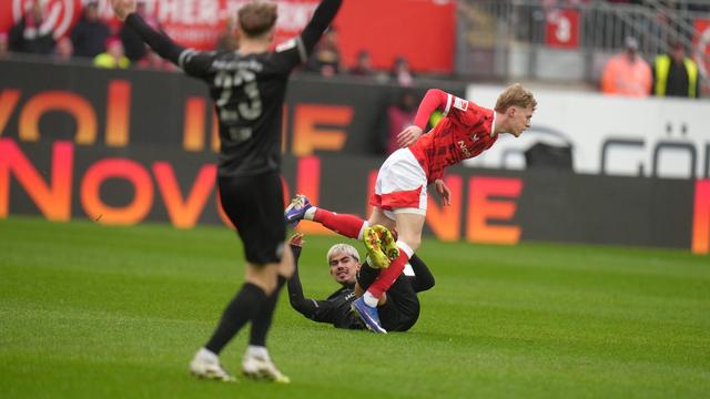 2. Fußball-Bundesliga: Pflichtsieg: Kaiserslautern gewinnt 1:0 gegen Fürth