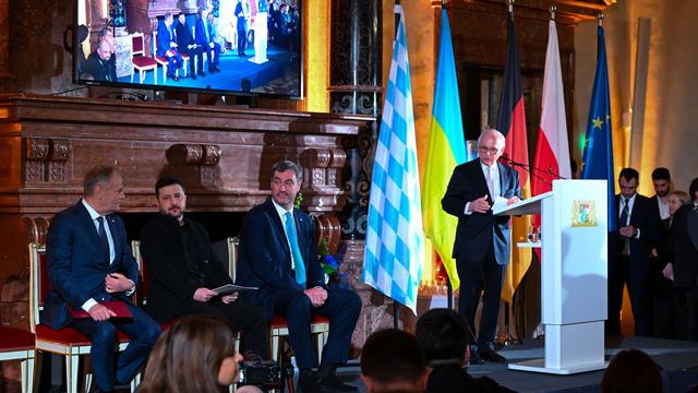 Bild: Münchner Sicherheitskonferenz: Selenskyj erhält Auszeichnung für Widerstand der Ukrainer