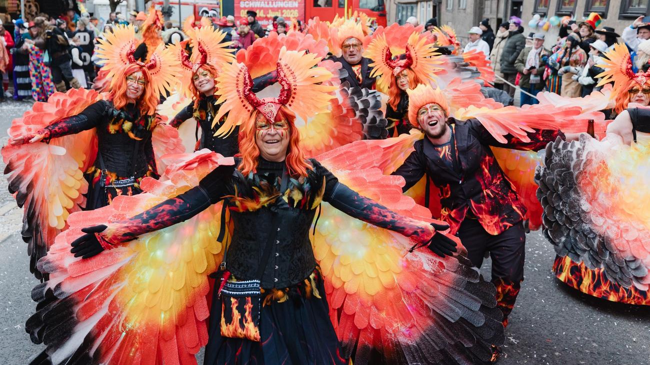 Karneval in Thüringen: "Erfordia – Helau!" - Karnevalsumzug zieht durch Erfurt