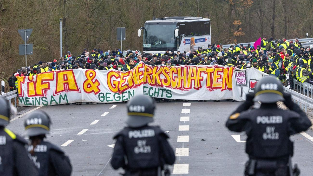 Polizei: Hohe Kosten für Polizeieinsatz bei Anti-AfD-Protesten