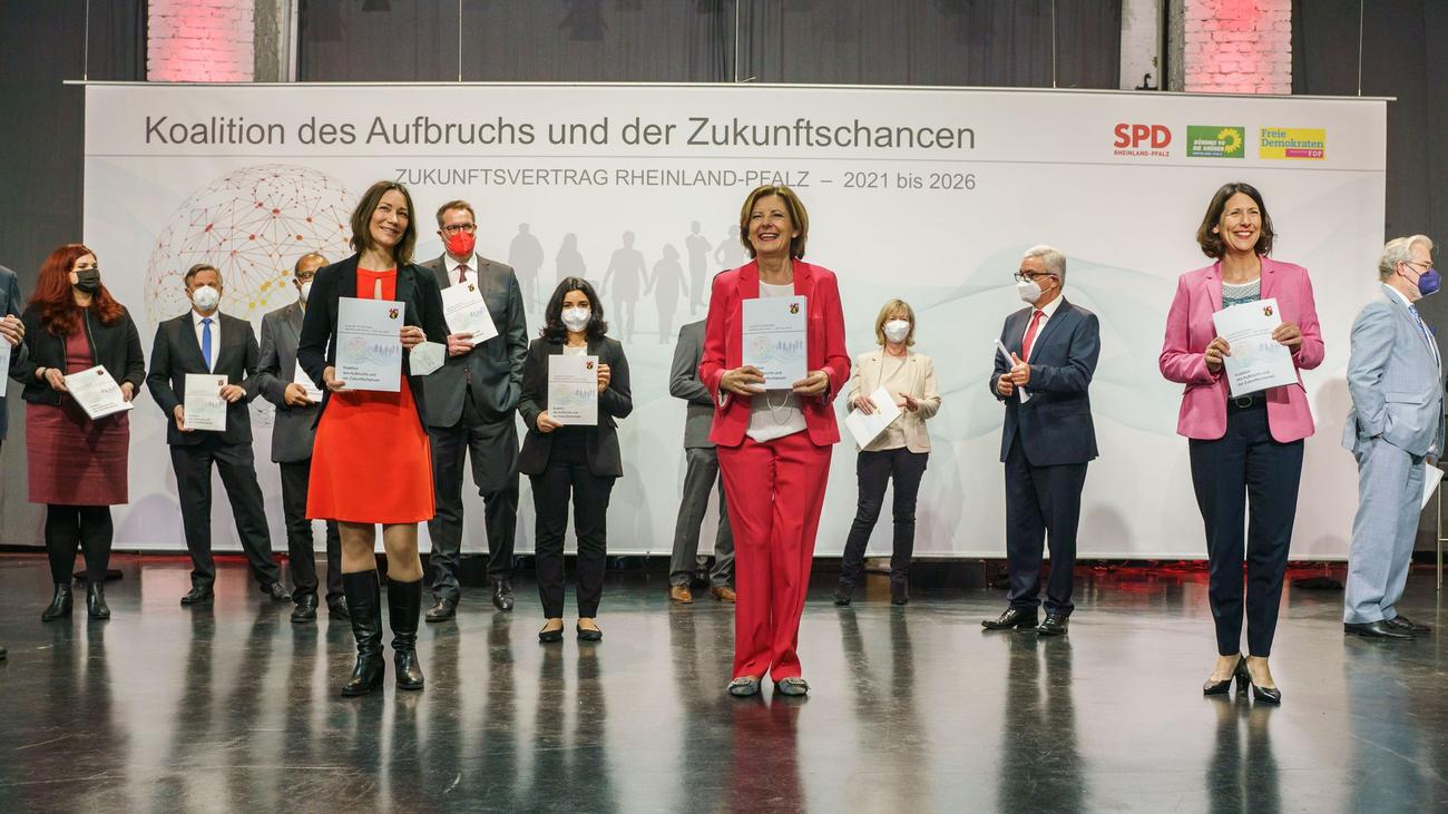 Wahl: Leuchten die Leuchttürme? Was aus Ampel-Großprojekten wurde