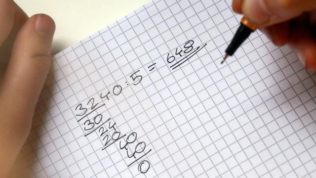 Schule: Rechnen mit Eierkartons – wie sich Matheunterricht verändert