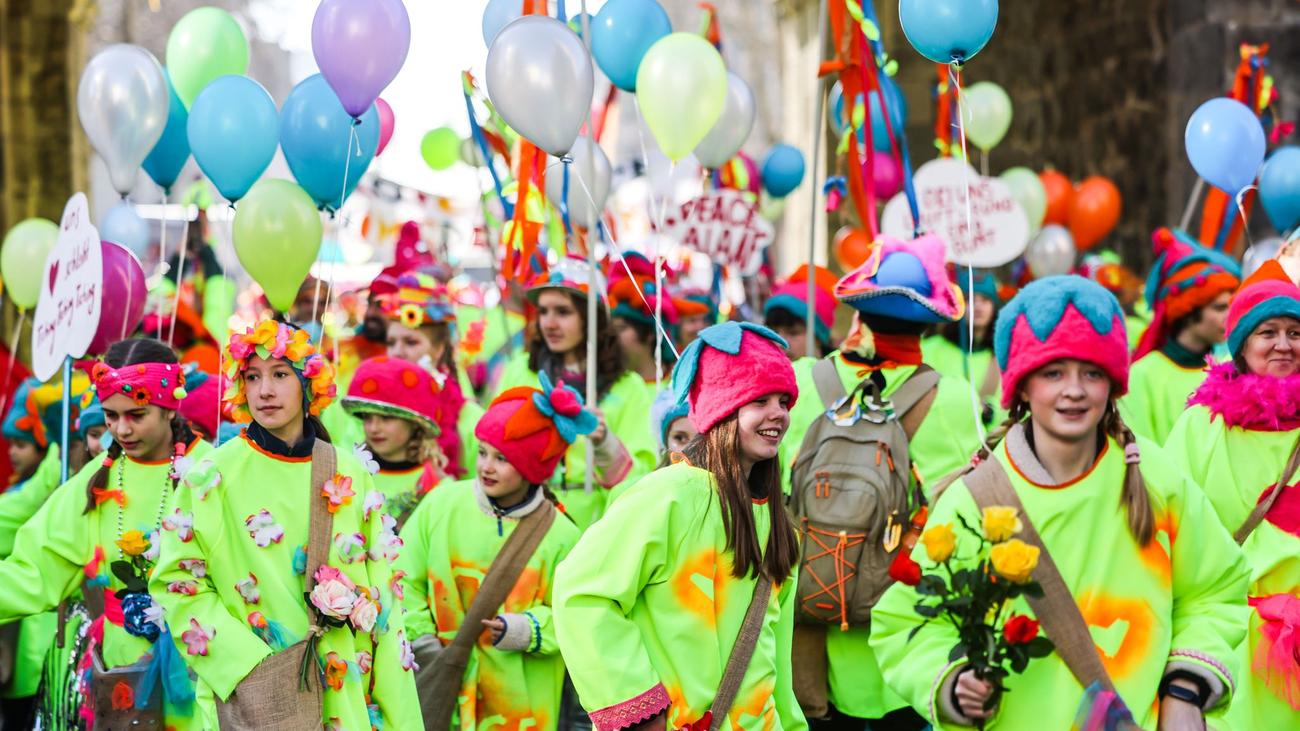 Ursprünglichster Karnevalszug: "Schull- un Veedelszöch" ziehen durch Köln