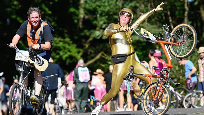 Ohne Gang, aber mit viel Humor: berregionale Sparallye feiert wieder das  Klapprad | DIE ZEIT