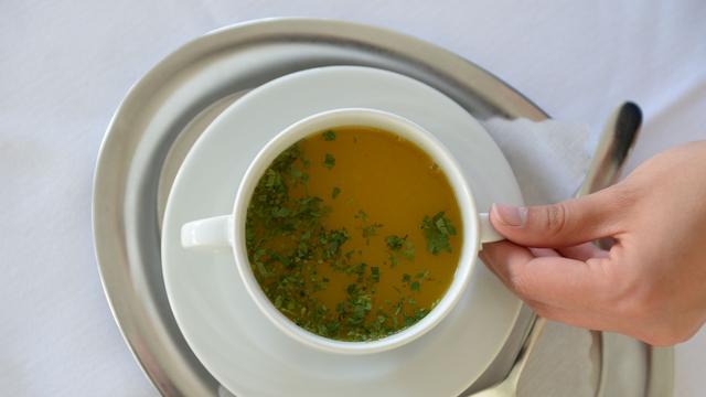 Fastenzeit: Umfrage: Mehrheit der jungen Menschen findet Fasten sinnvoll