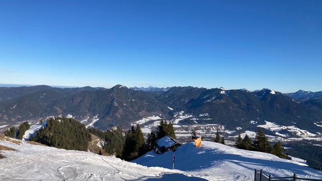 Dreiste Einbrecher: Beute aus der Skiliftkasse - Einbruch an Brauneck-Talstation