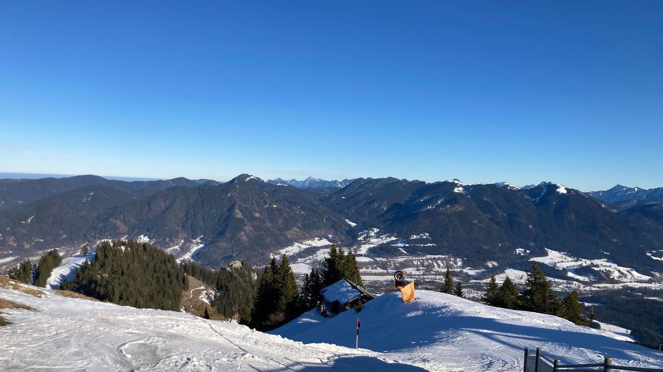 Dreiste Einbrecher: Beute aus der Skiliftkasse - Einbruch an Brauneck-Talstation