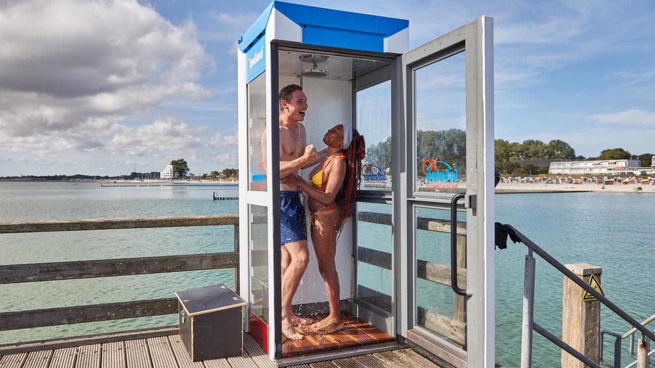 Duschbrause statt Telefonhörer: Das wundersame zweite "Leben" ausrangierter Telefonzellen