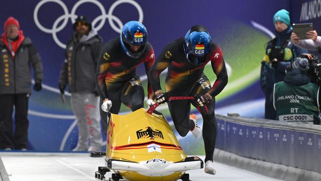 Zweier-Bob bei Winterspielen: Lochner vor erstem Olympia-Gold: Friedrich weit zurück