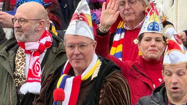 Brauchtum: Ministerpräsident Schweitzer feiert als Johannes Gutenberg