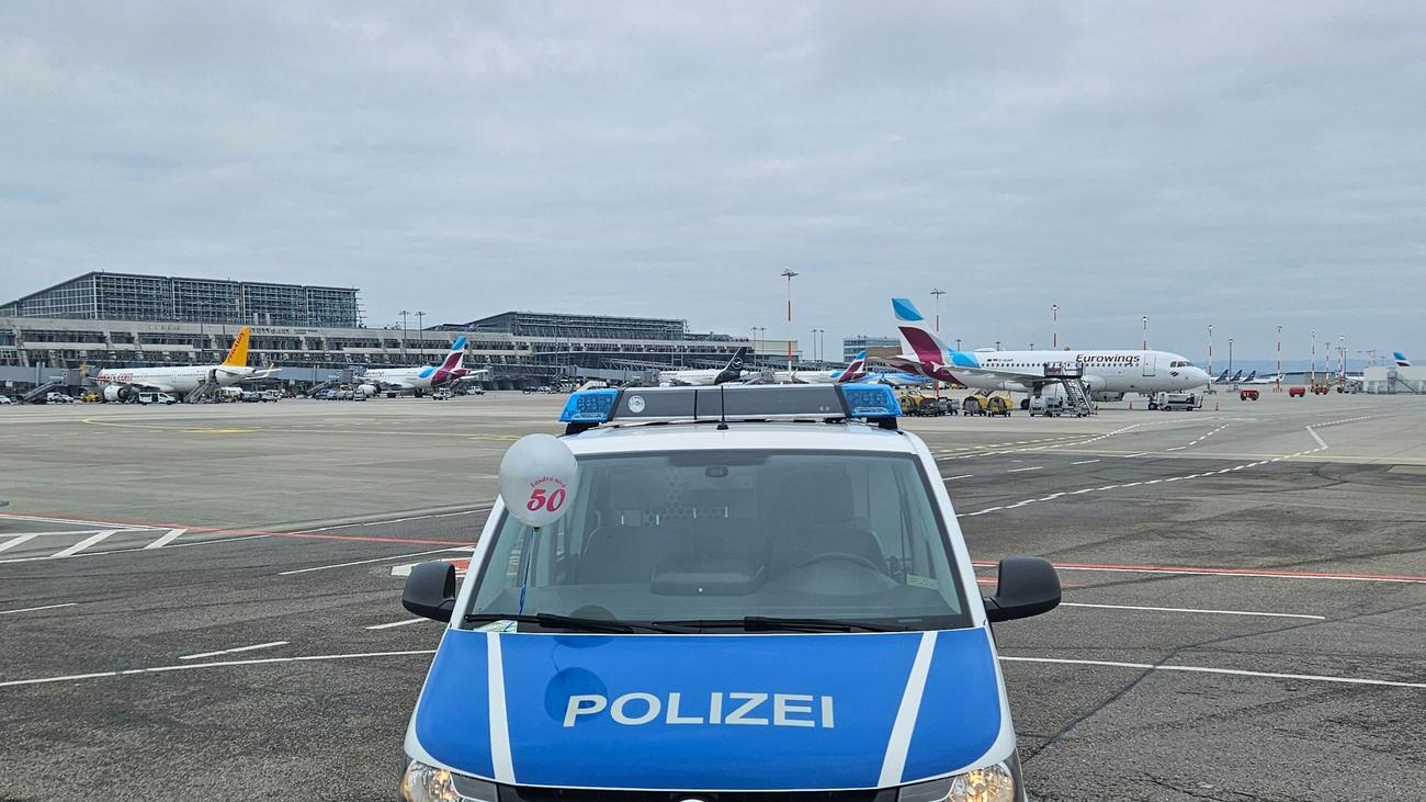 Vorfall am Flughafen: Warum Geburtstagskind Sandra Post von der Polizei kriegt