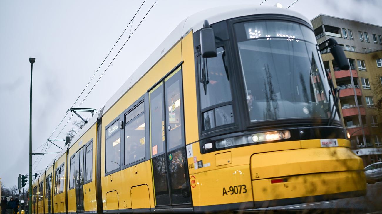 Unfälle: Zwei Verletzte bei Tram-Unfall in Berlin