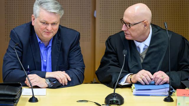 Urteil gesprochen: Hitlergruß auf Wahlplakat - AfD-Politiker muss Strafe zahlen