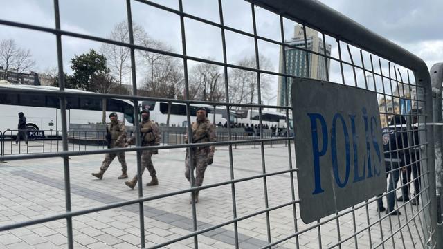 Drogenrazzien: Türkischer Rockstar und Prominente in Türkei festgenommen