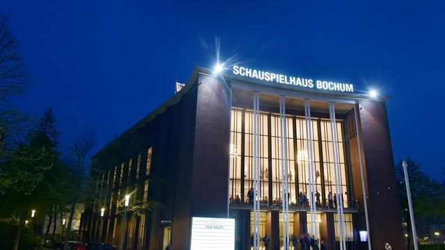 Theater: Tumult bei Premiere: Zuschauer greifen Schauspieler an