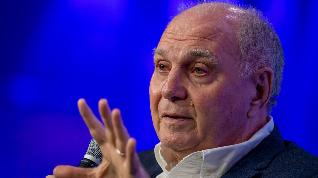 Fußball: Uli Hoeneß will Macht der Berater beim FC Bayern beschneiden