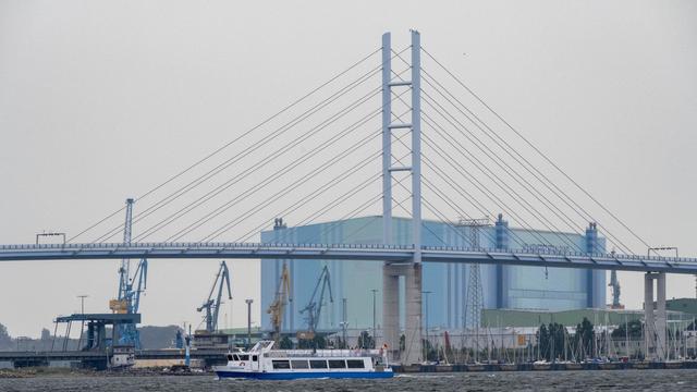 Insel Rügen: Vollsperrung der Rügenbrücke nach Fahrzeugbrand aufgehoben