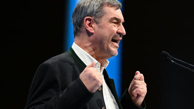 Politischer Aschermittwoch: CSU bleibt bei Forderung für Wehrpflicht in Deutschland