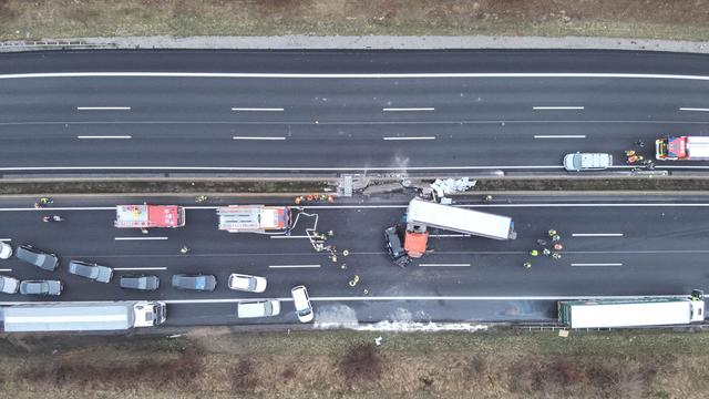 Verkehr: Drei Schwerverletzte bei schwerem Unfall auf A7