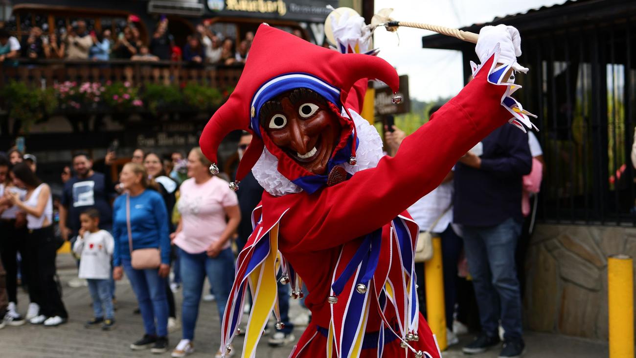Brauchtum: Fastnacht-Umzug im venezolanischen "Karibik-Deutschland"
