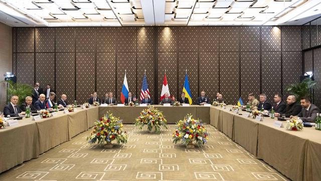 Friedensgespräche: Forscher über Ukraine-Gespräche: Druck auf Russland erhöhen