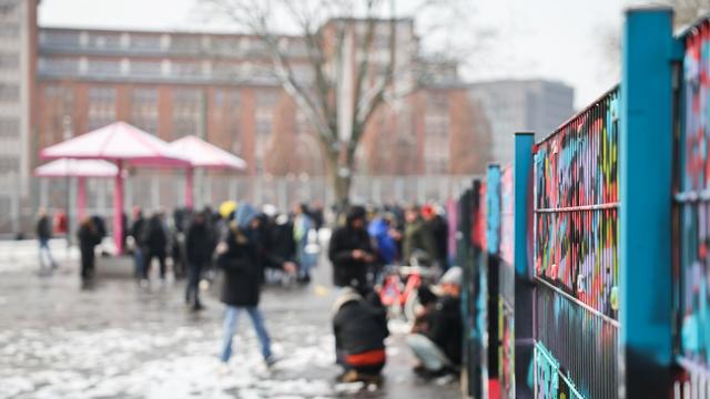 Kriminalität: Mann vor Drogeneinrichtung mit Messer schwer verletzt